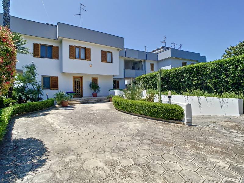 vendita villa indipendente lecce zona san pio claro servizi e credito immobiliare (2)